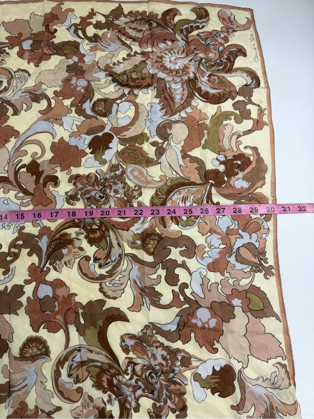 Vintage Oscar de la Renta 100% Silk Square Scarf Baroque Floral 30x30 Japan - Picture 9 of 10